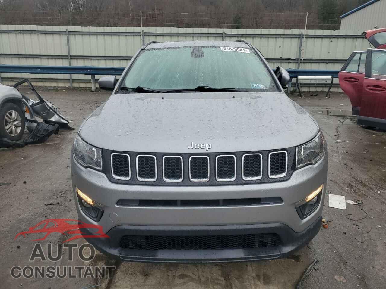 JEEP COMPASS 2018 - 3C4NJDBB8JT480124