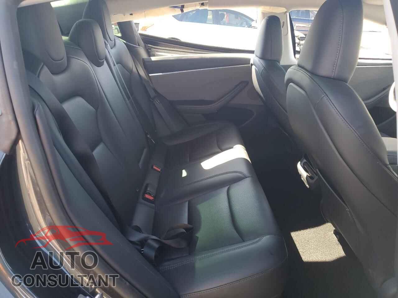 TESLA MODEL 3 2025 - 5YJ3E1EA0SF966925