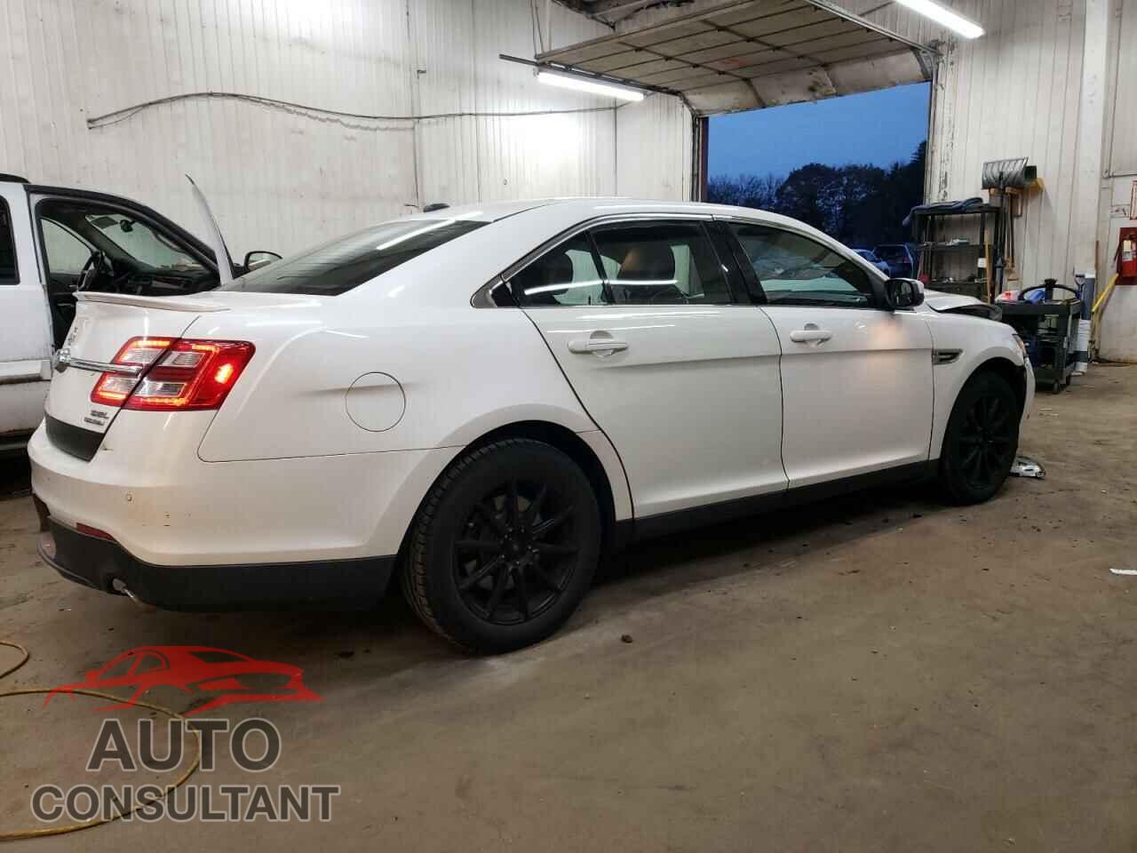 FORD TAURUS 2014 - 1FAHP2E81EG134352