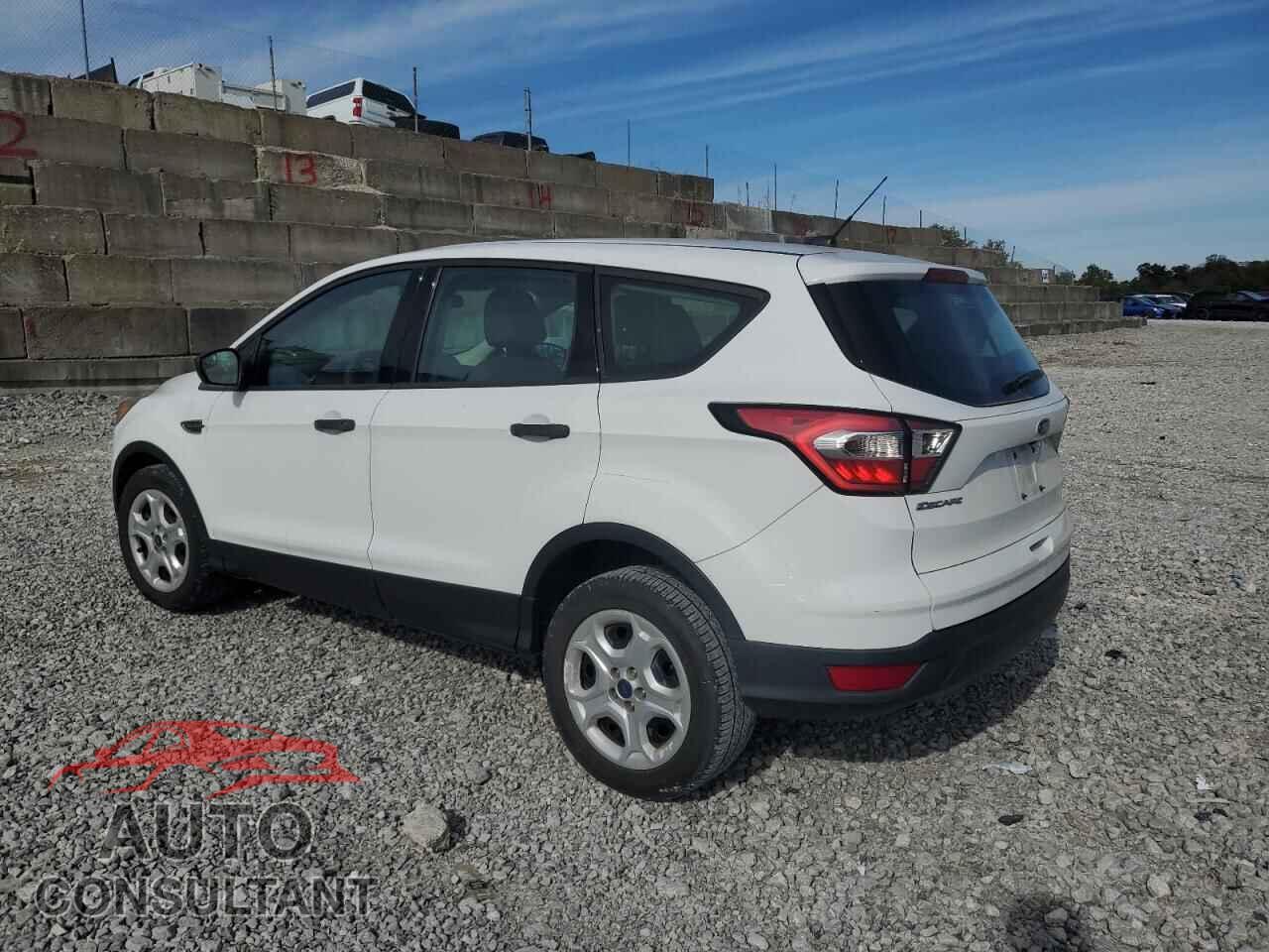 FORD ESCAPE 2017 - 1FMCU0F76HUC75717