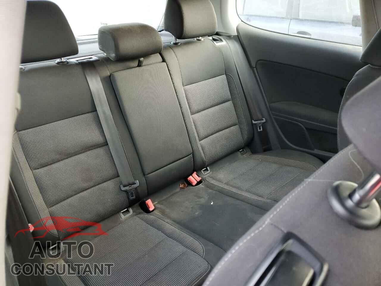 VOLKSWAGEN GOLF 2013 - WVWAB7AJ9DW017946