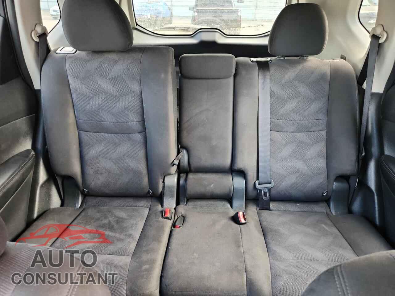NISSAN ROGUE 2015 - KNMAT2MV2FP571051