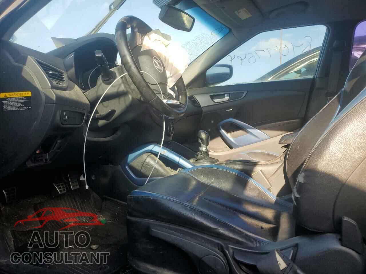 HYUNDAI VELOSTER 2013 - KMHTC6AE4DU137082