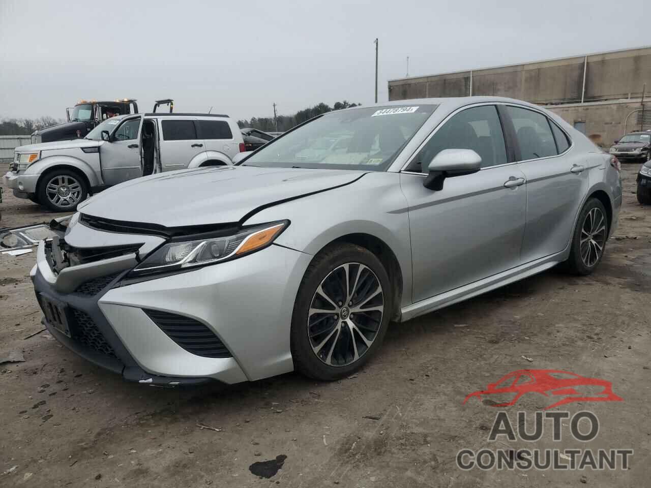 TOYOTA CAMRY 2018 - 4T1B11HK1JU630374