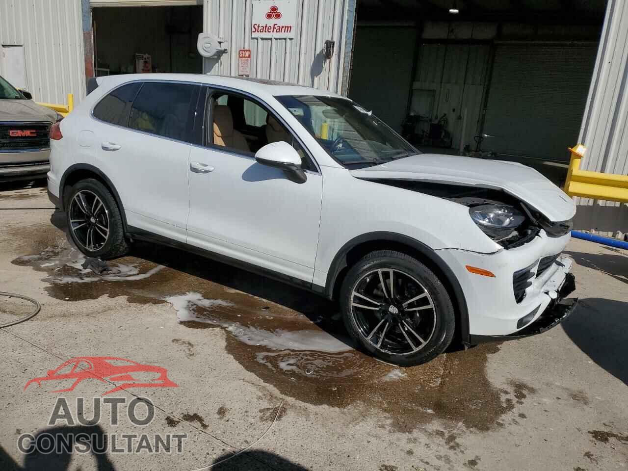 PORSCHE CAYENNE 2016 - WP1AA2A28GLA09453