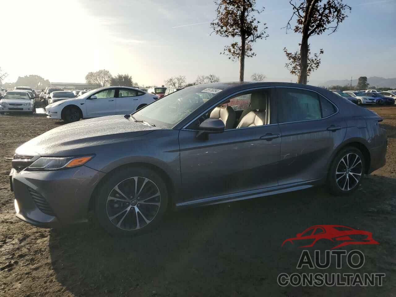 TOYOTA CAMRY 2018 - 4T1B11HK3JU511824