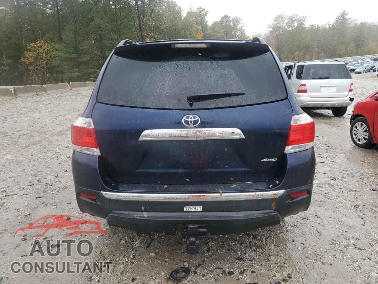 TOYOTA HIGHLANDER 2012 - 5TDBK3EH8CS106961