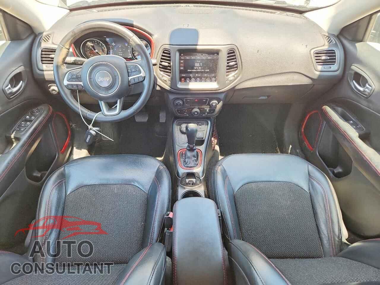 JEEP COMPASS 2019 - 3C4NJDDB5KT728604