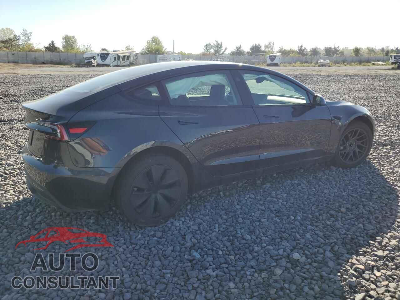 TESLA MODEL 3 2025 - 5YJ3E1EA4SF024392