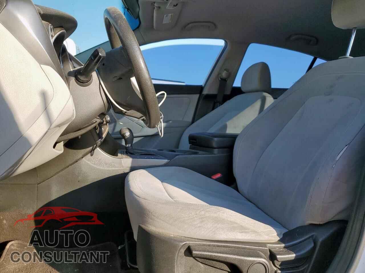 KIA OPTIMA 2011 - KNAGM4A76B5077660