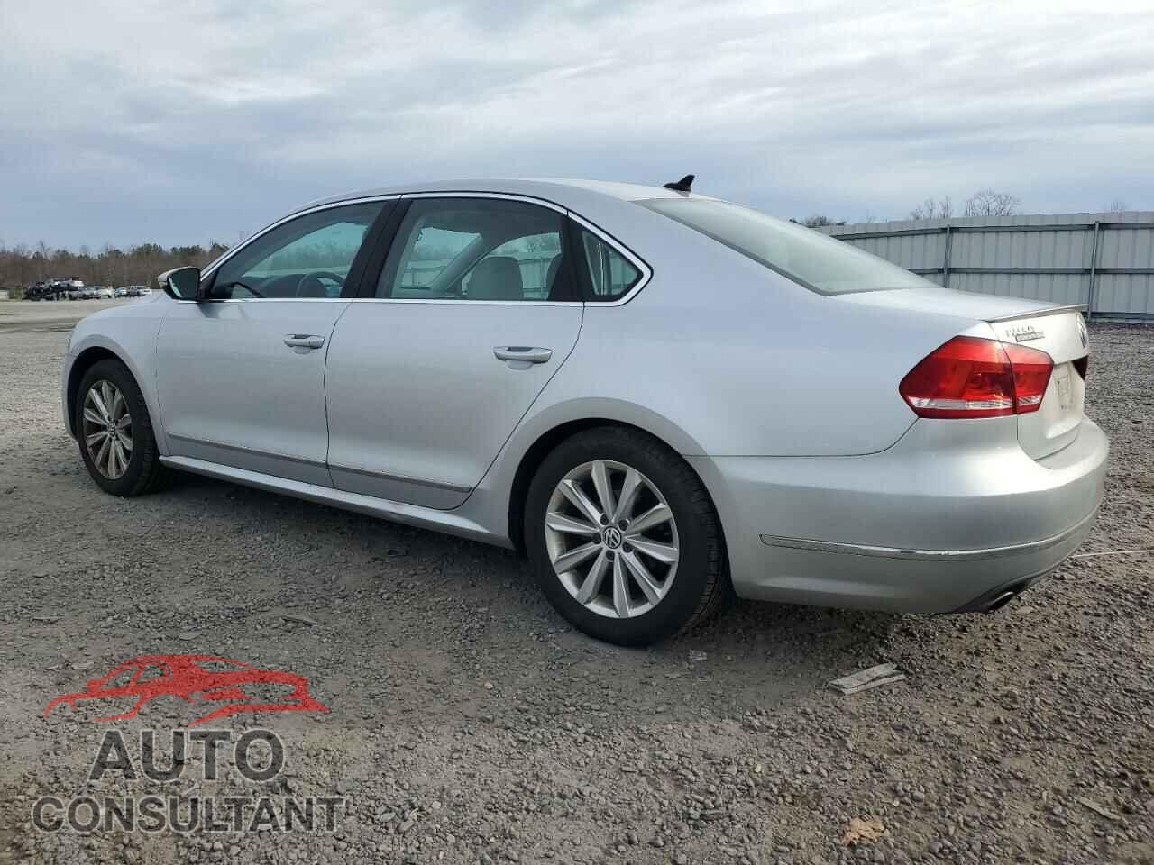 VOLKSWAGEN PASSAT 2012 - 1VWCP7A39CC025621