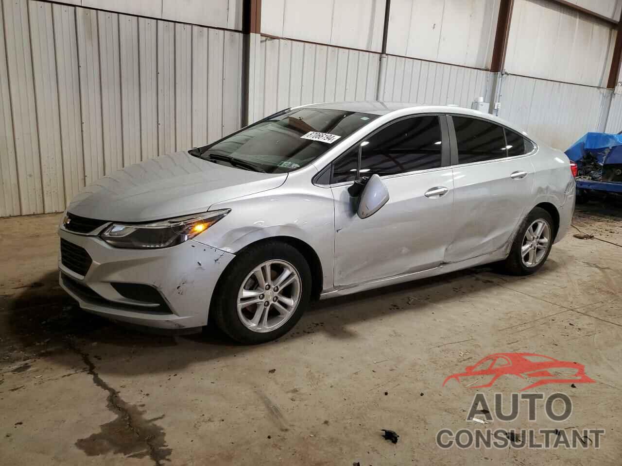 CHEVROLET CRUZE 2018 - 1G1BE5SM1J7100682