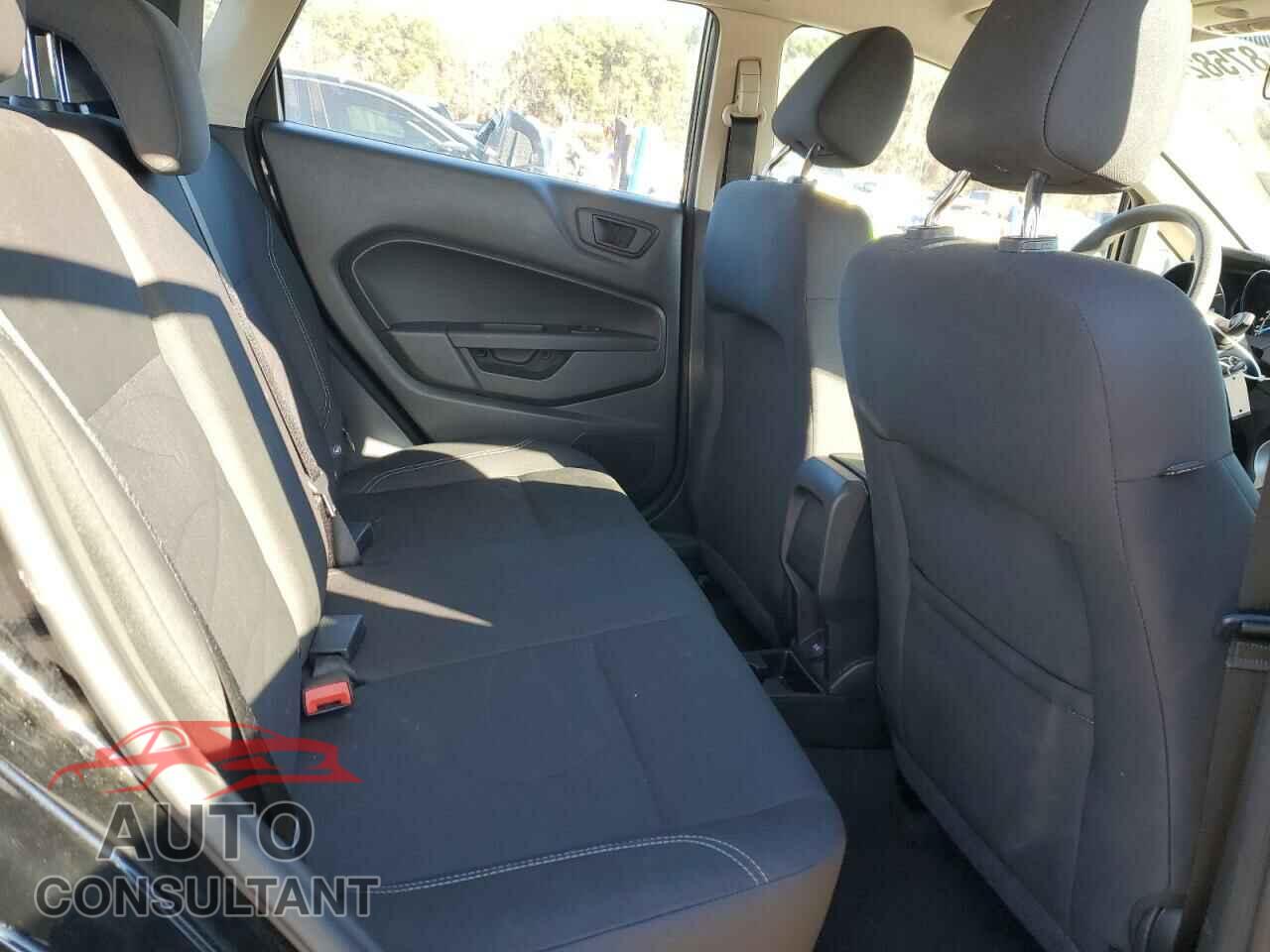 FORD FIESTA 2018 - 3FADP4EJ2JM133773