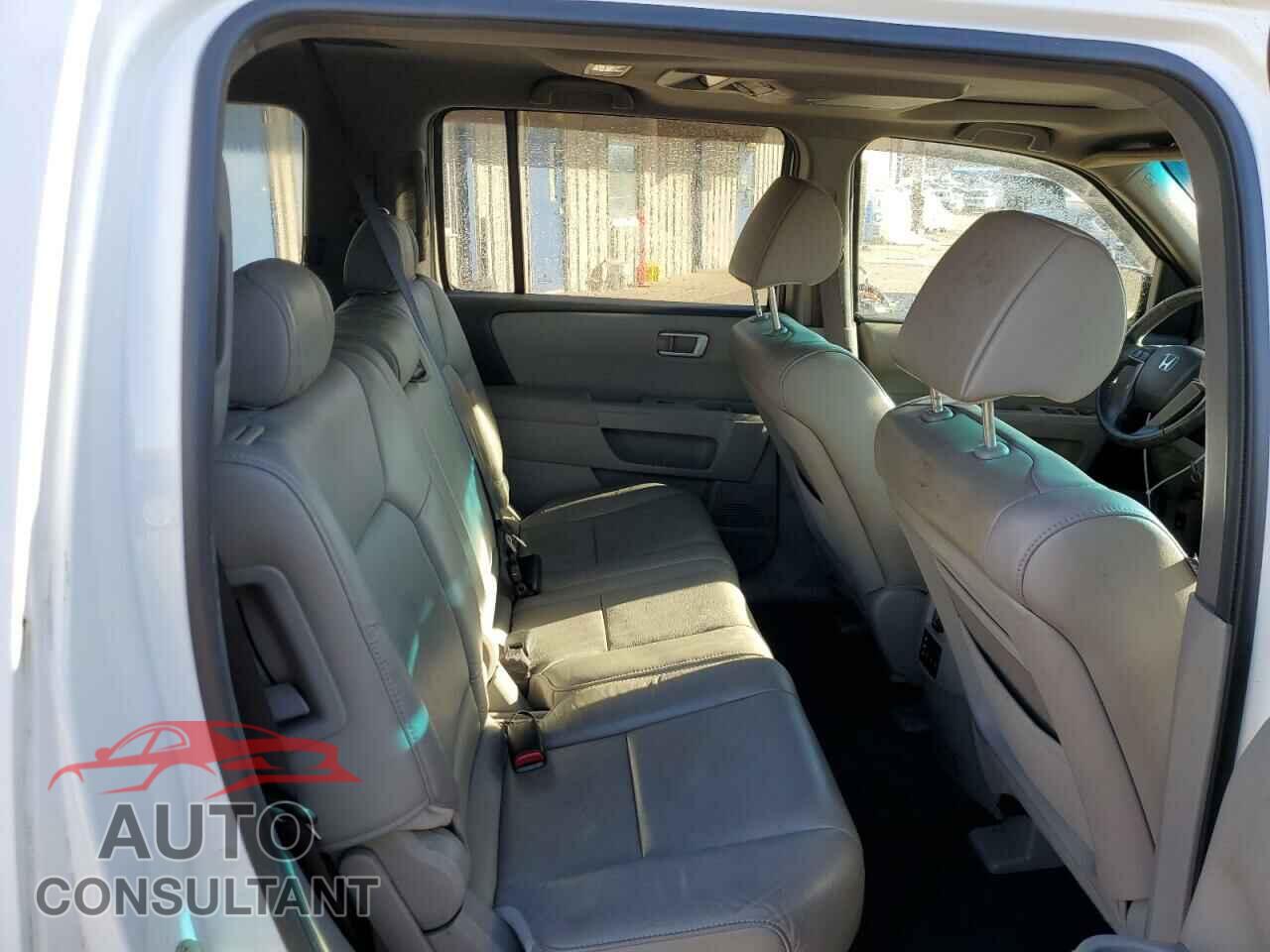 HONDA PILOT 2011 - 5FNYF4H66BB084914