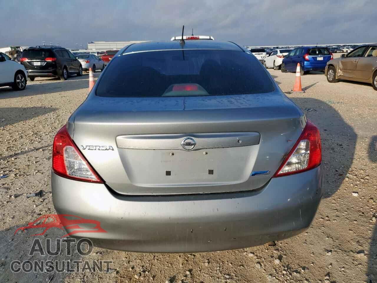 NISSAN VERSA 2012 - 3N1CN7AP2CL810663