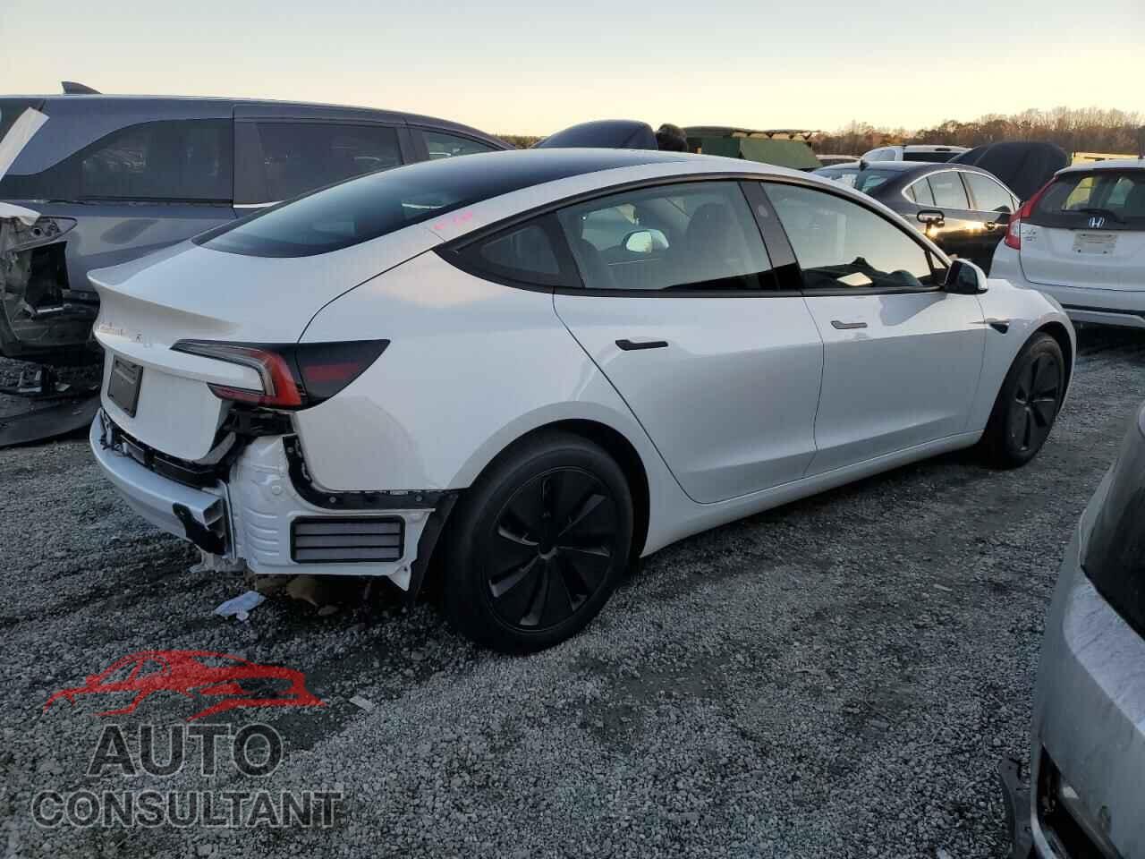 TESLA MODEL 3 2024 - 5YJ3E1EA6RF733237