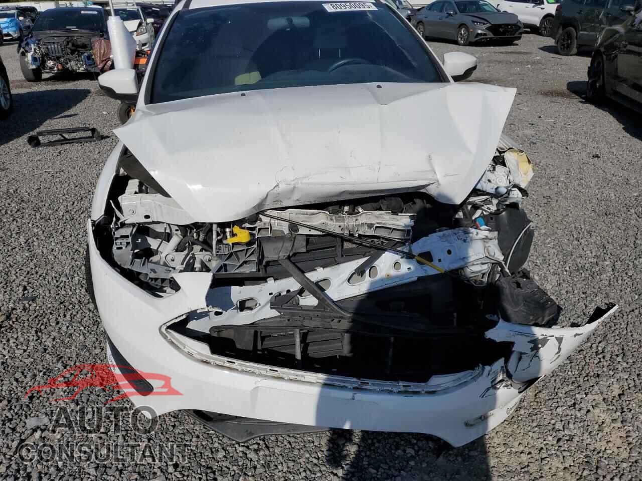 FORD FOCUS 2016 - 1FADP3F28GL272317