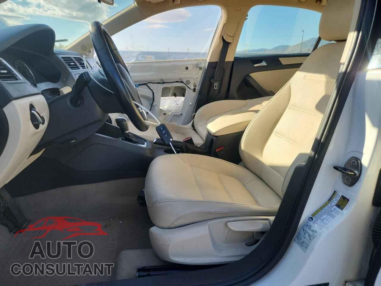 VOLKSWAGEN JETTA 2012 - 3VWDP7AJXCM378659