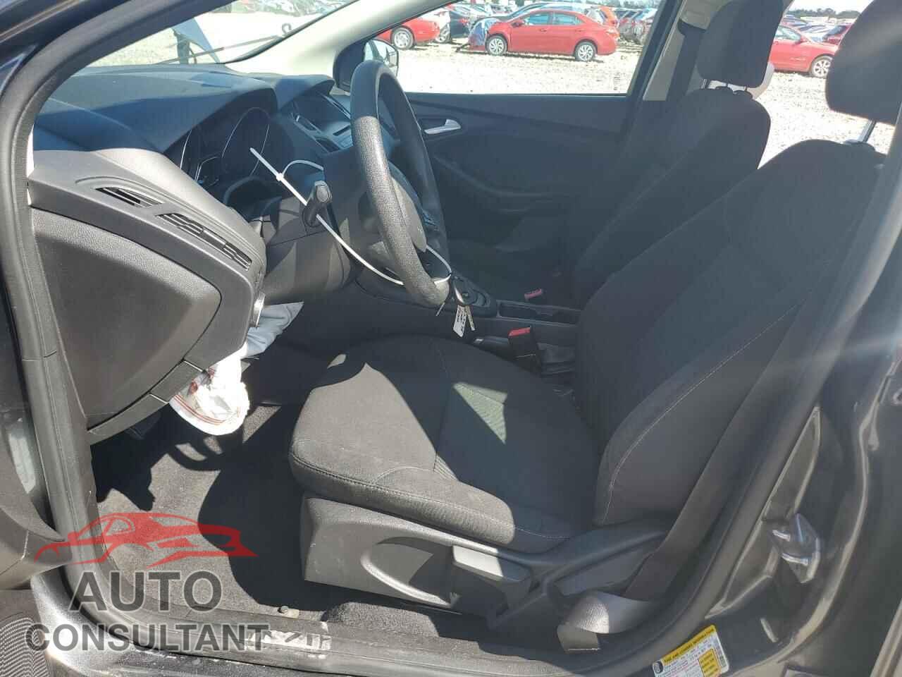 FORD FOCUS 2017 - 1FADP3F26HL203143