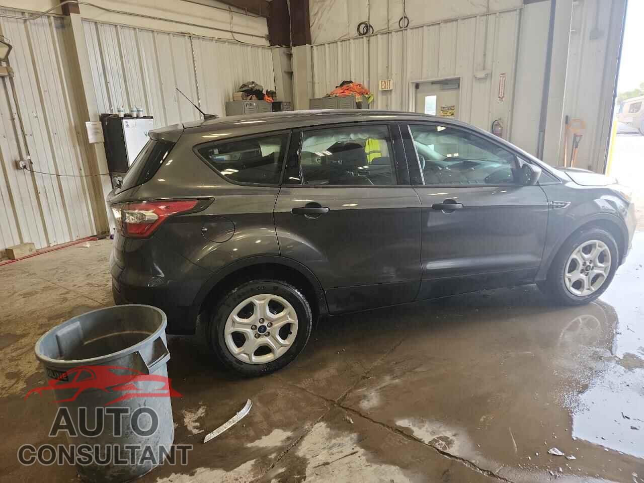 FORD ESCAPE 2017 - 1FMCU0F77HUB13207