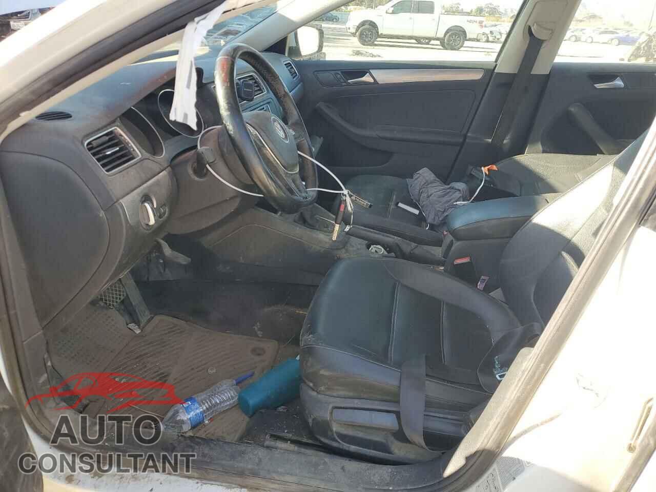 VOLKSWAGEN JETTA 2017 - 3VWDB7AJXHM267633