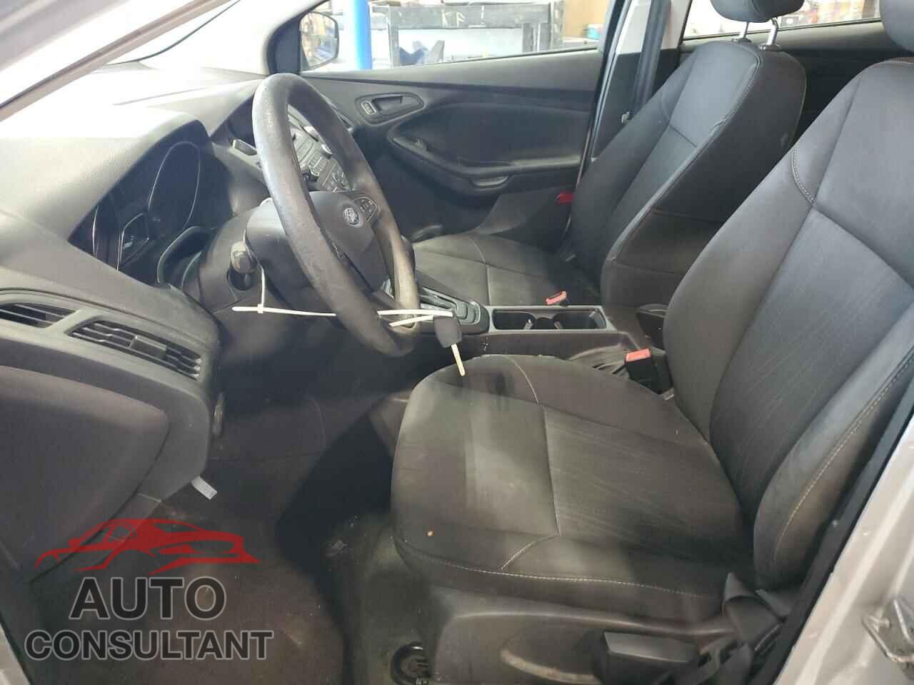FORD FOCUS 2017 - 1FADP3E26HL256992