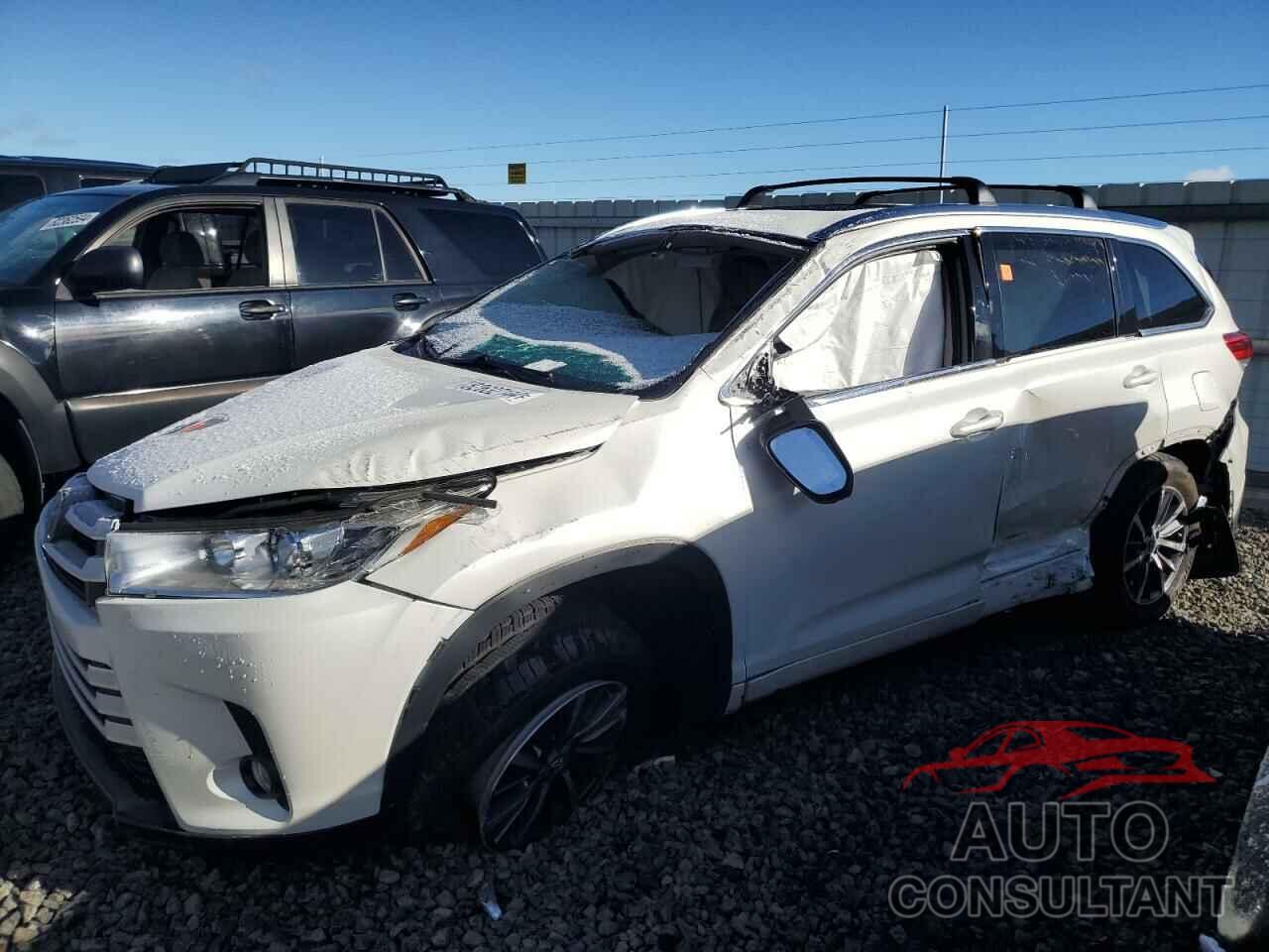 TOYOTA HIGHLANDER 2018 - 5TDJZRFH3JS554627