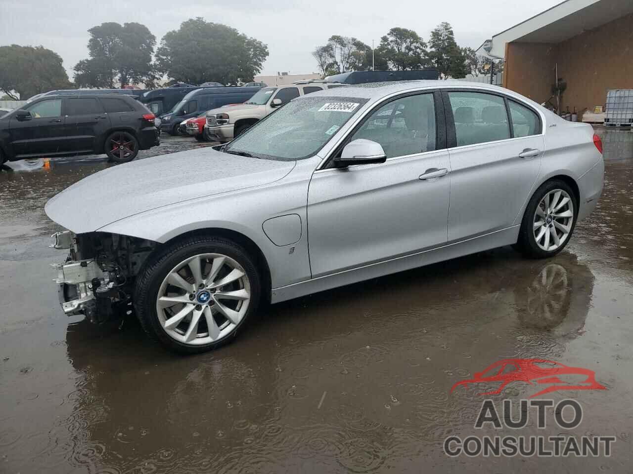 BMW 3 SERIES 2018 - WBA8E1C5XJA178444