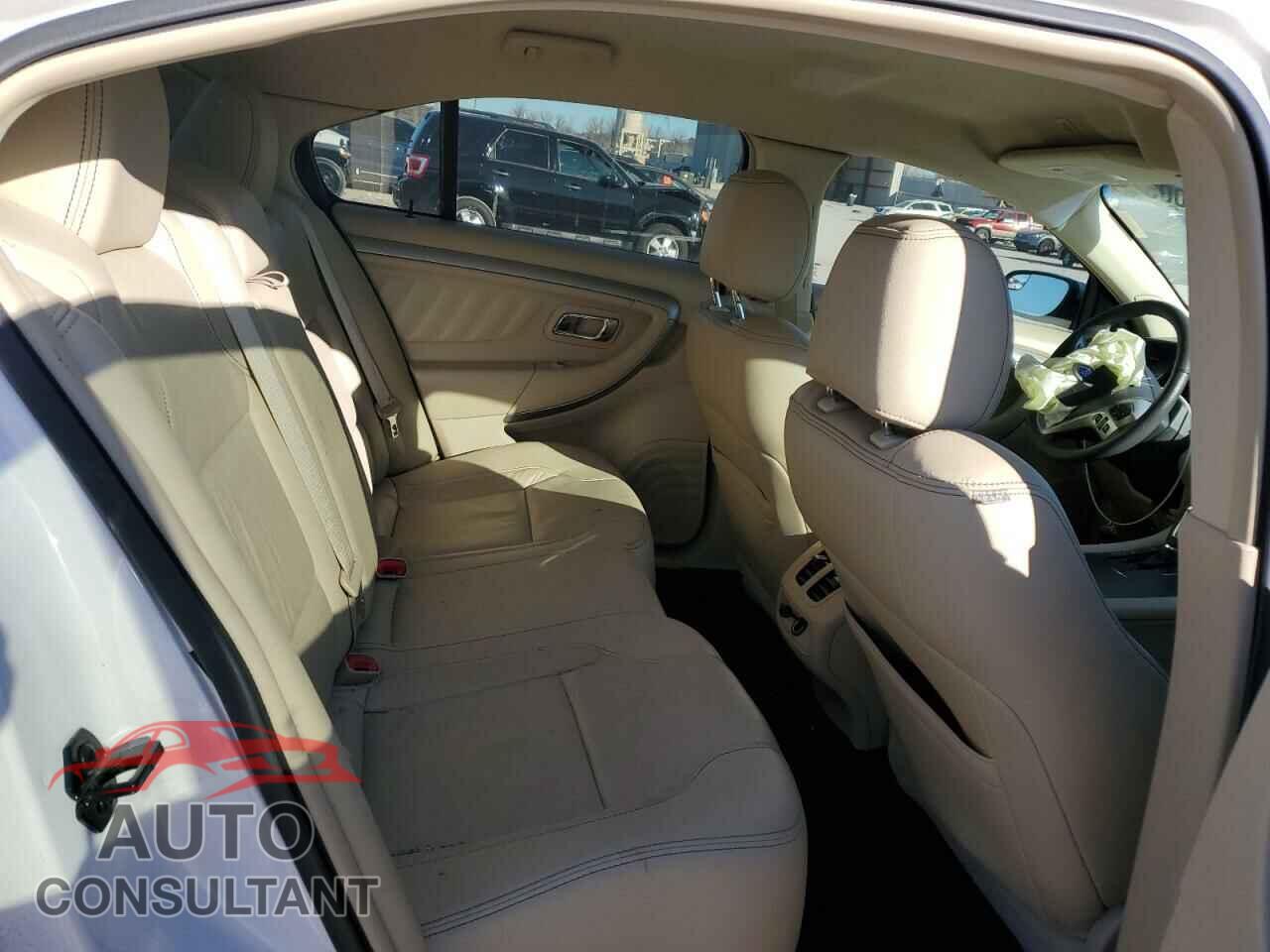 FORD TAURUS 2017 - 1FAHP2E83HG114690