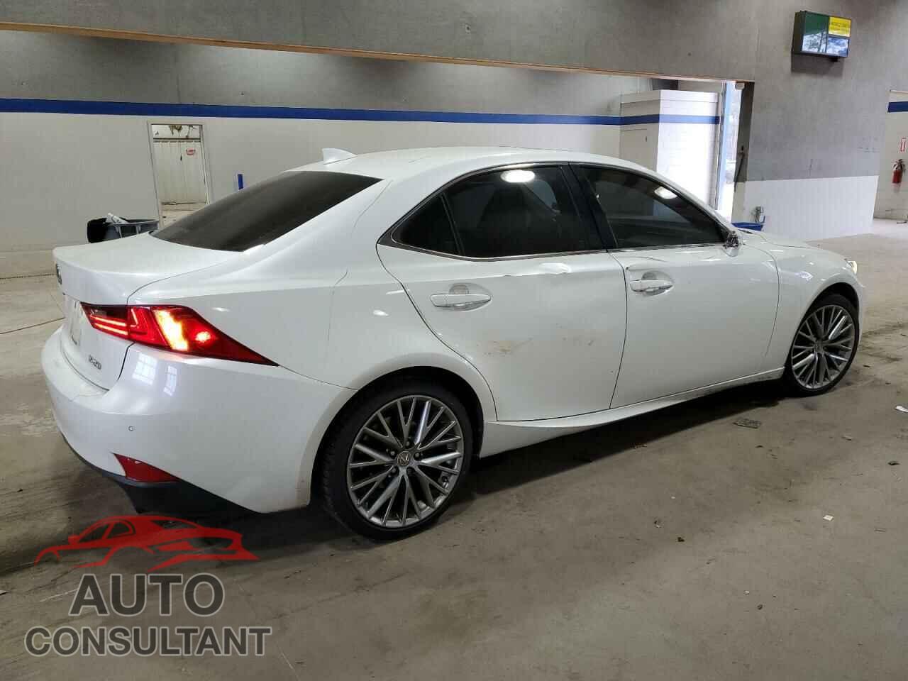 LEXUS IS 2015 - JTHBF1D27F5047142