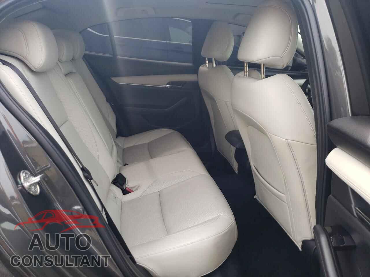MAZDA 3 2019 - JM1BPBEMXK1116640
