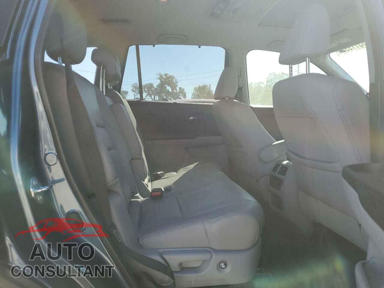 HONDA PILOT 2017 - 5FNYF5H91HB034415