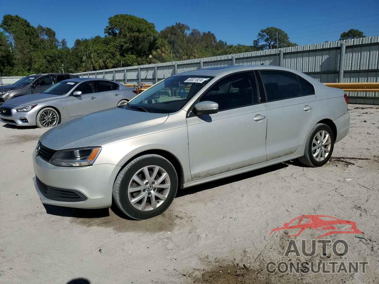VOLKSWAGEN JETTA 2011 - 3VWDX7AJ2BM329387