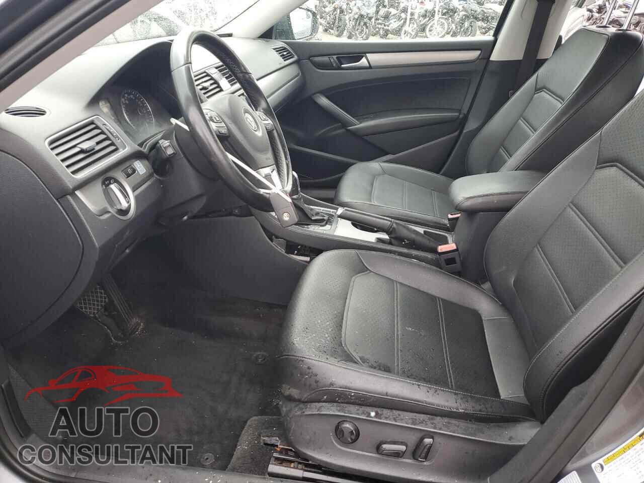 VOLKSWAGEN PASSAT 2015 - 1VWBV7A30FC059341