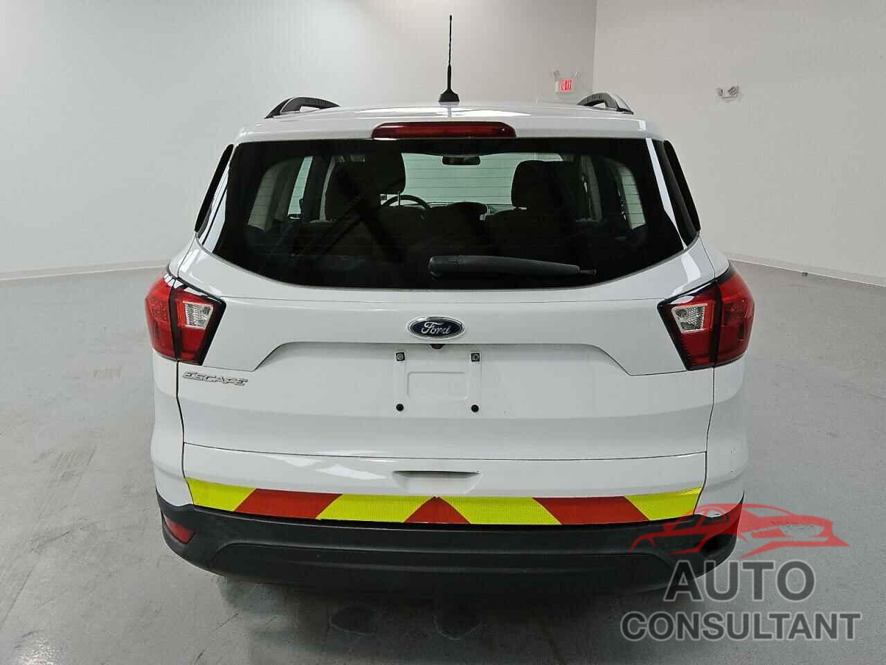 FORD ESCAPE 2019 - 1FMCU0F73KUC35411