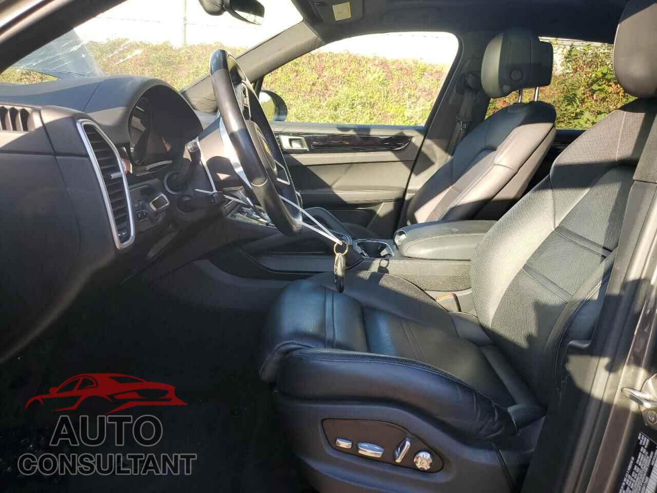 PORSCHE CAYENNE 2019 - WP1AA2AY6KDA17655