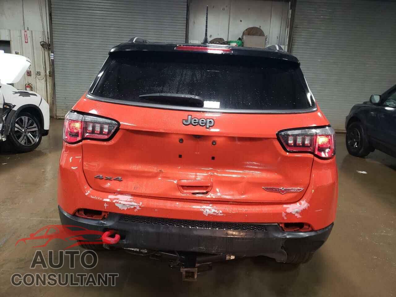JEEP COMPASS 2018 - 3C4NJDDB4JT128557