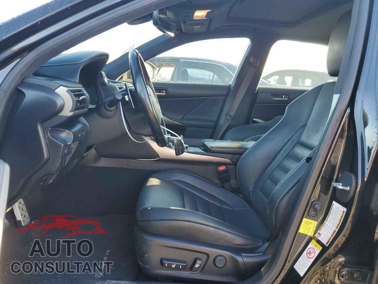 LEXUS IS 2018 - JTHBA1D2XJ5075136