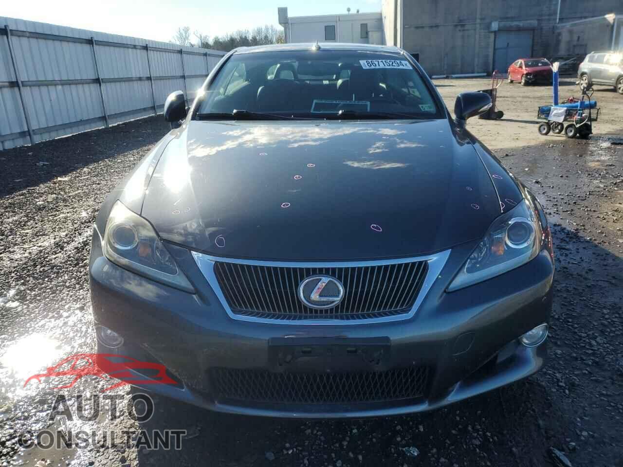 LEXUS IS 2011 - JTHFF2C25B2517320