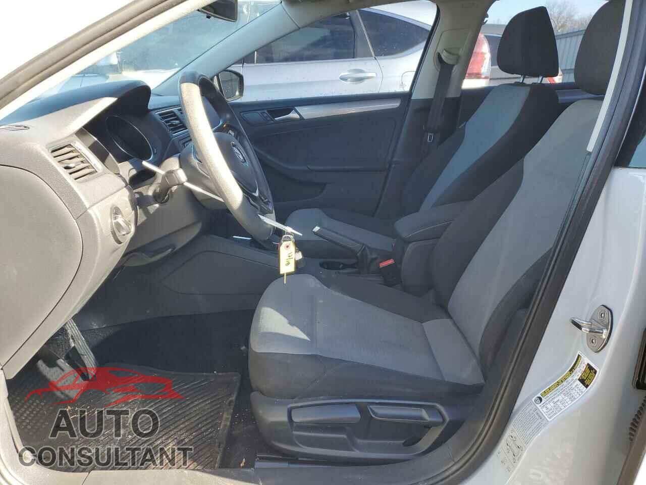 VOLKSWAGEN JETTA 2017 - 3VW2B7AJ3HM298830