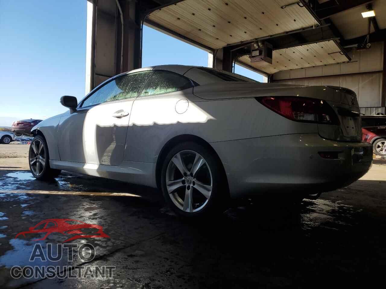 LEXUS IS 2012 - JTHFE2C23C2508832