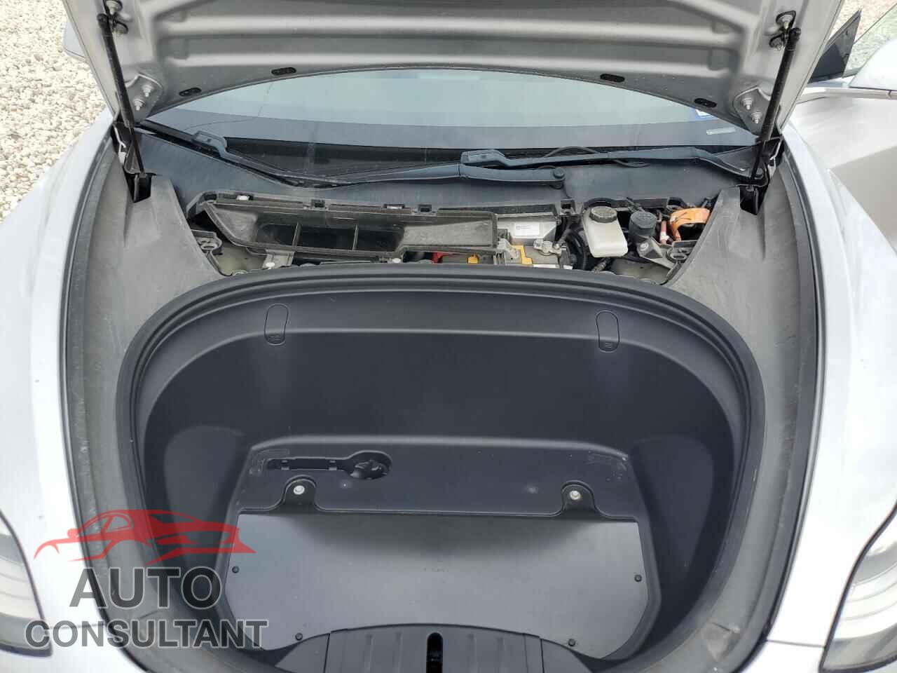 TESLA MODEL 3 2018 - 5YJ3E1EB8JF054423