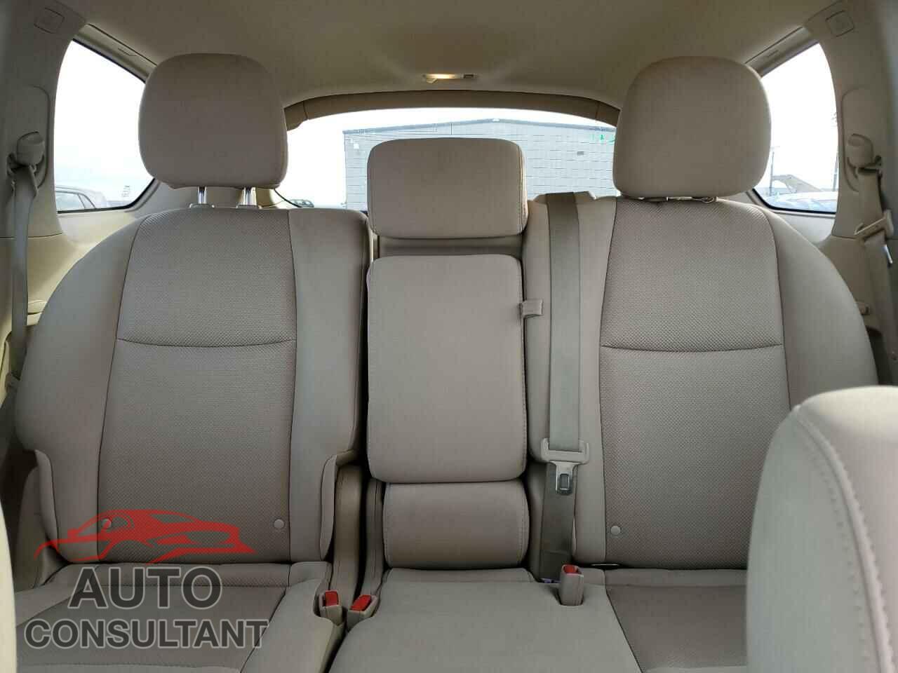 NISSAN PATHFINDER 2017 - 5N1DR2MNXHC901357