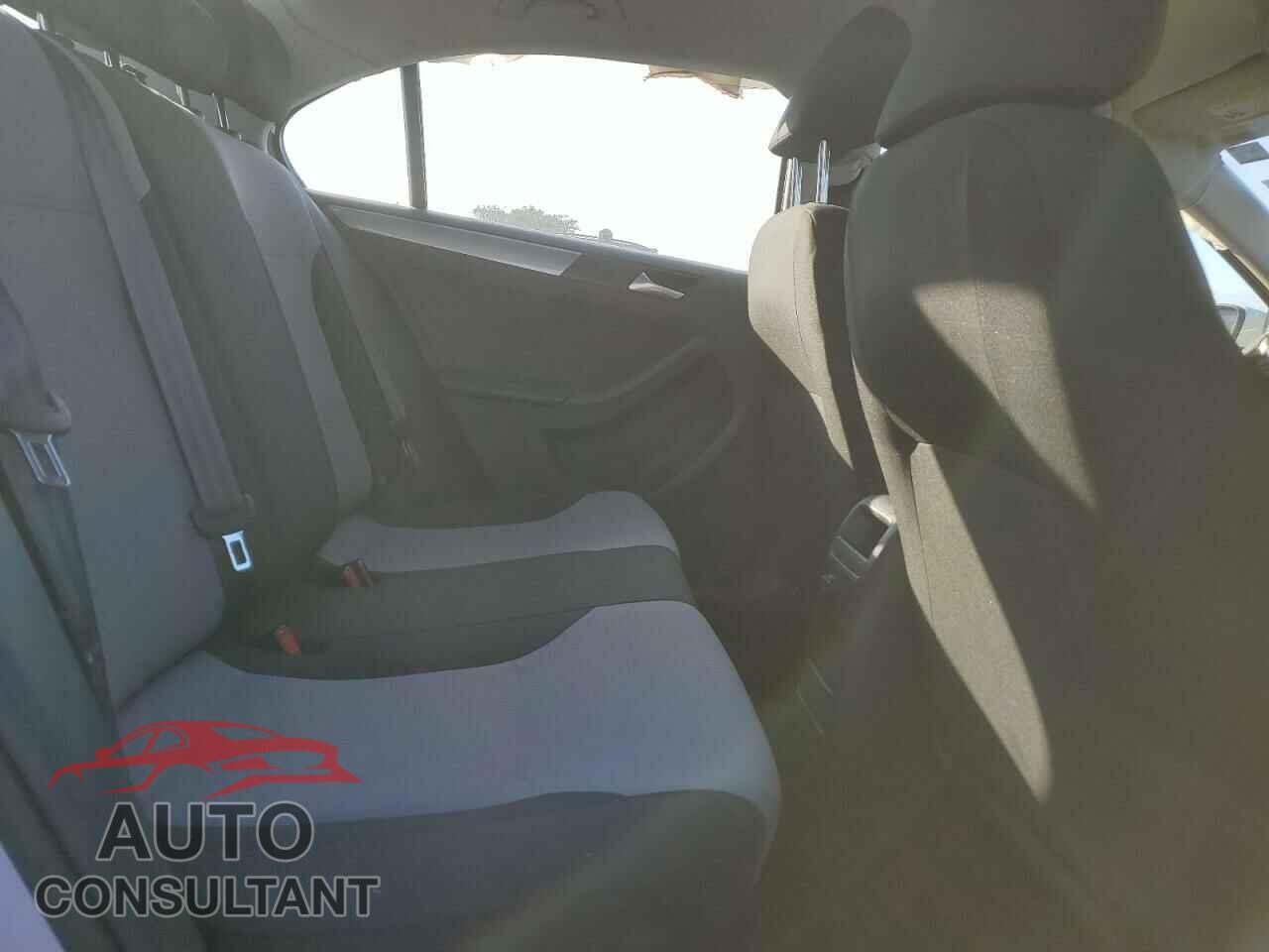 VOLKSWAGEN JETTA 2017 - 3VW2B7AJ2HM376496