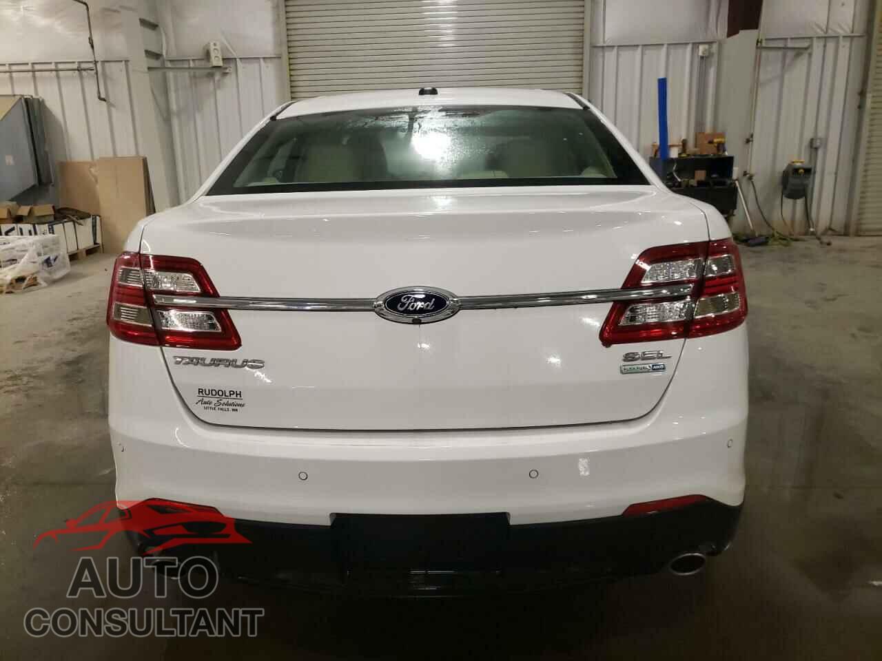 FORD TAURUS 2017 - 1FAHP2H84HG123975