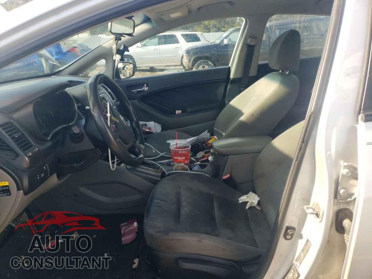 KIA FORTE 2015 - KNAFK4A65F5417508