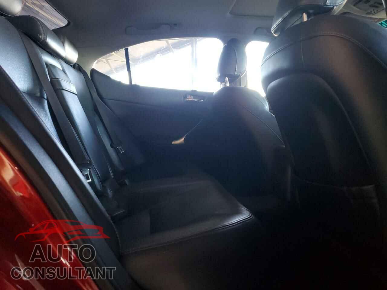 LEXUS IS 2011 - JTHBF5C26B5155223