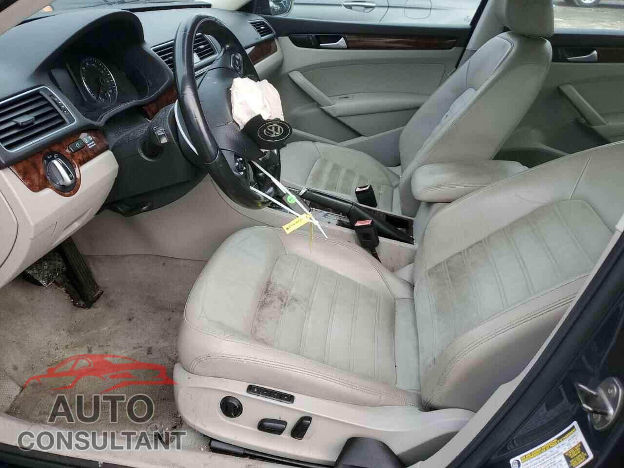VOLKSWAGEN PASSAT 2012 - 1VWCN7A36CC044259
