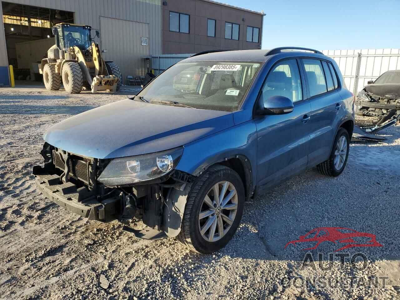 VOLKSWAGEN TIGUAN 2017 - WVGBV7AX7HK051036