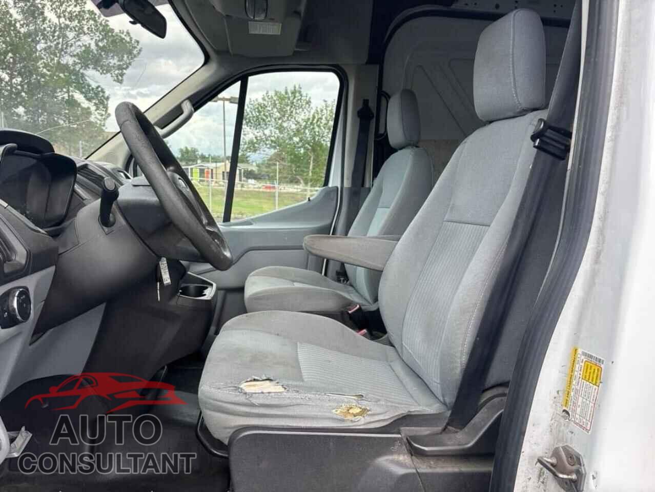 FORD TRANSIT 2015 - 1FTYR2XM7FKA37976